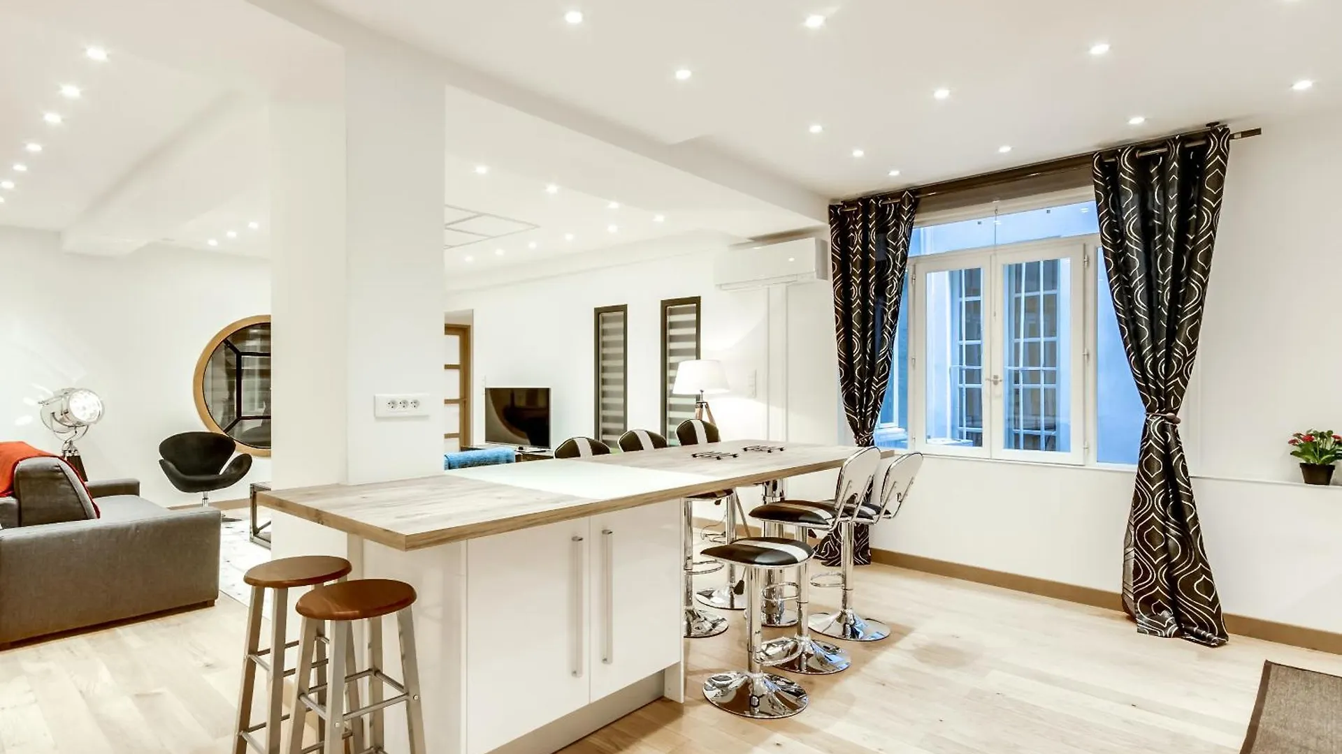 Apartment Just Renovated 138m2 On The Seine Paris
