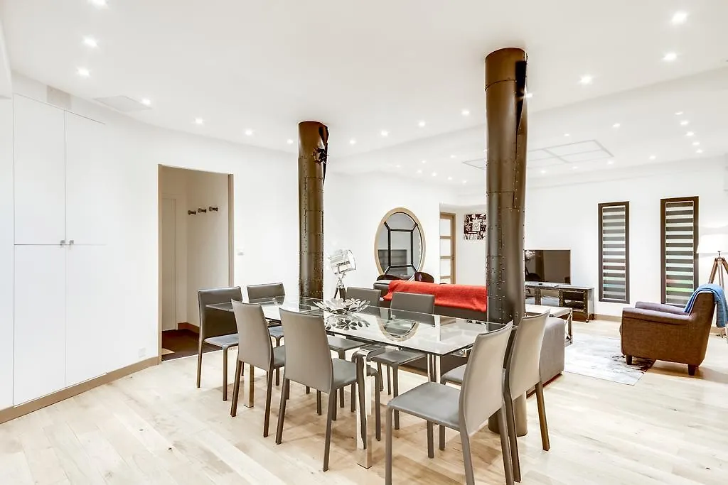 Just Renovated 138m2 On The Seine Apartment *