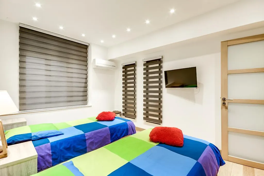 Just Renovated 138m2 On The Seine * Parigi
