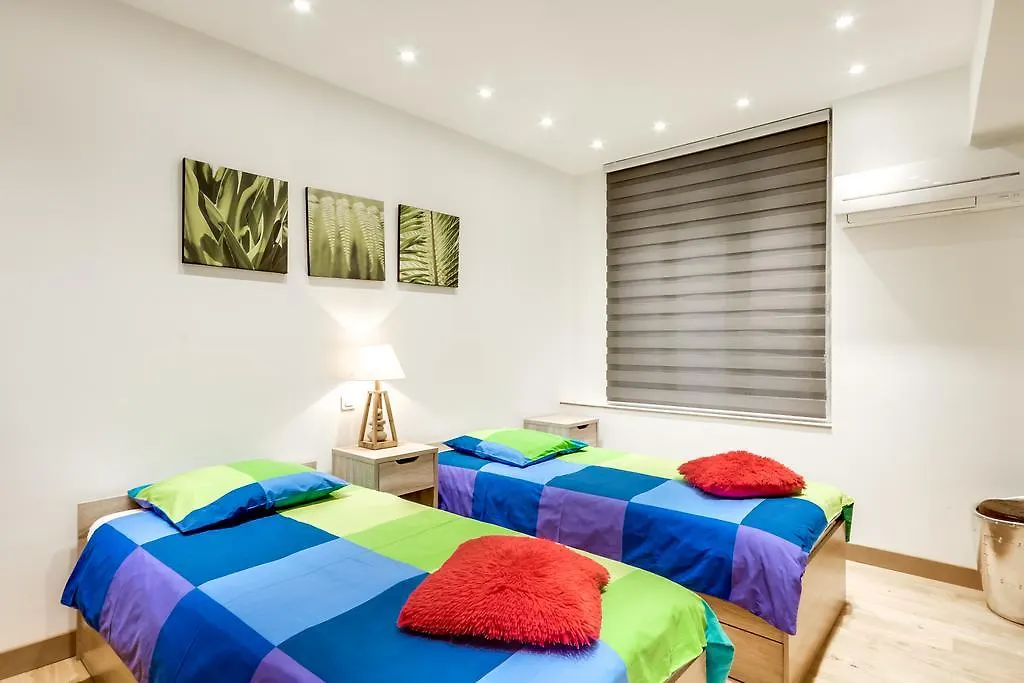 Just Renovated 138m2 On The Seine Apartment