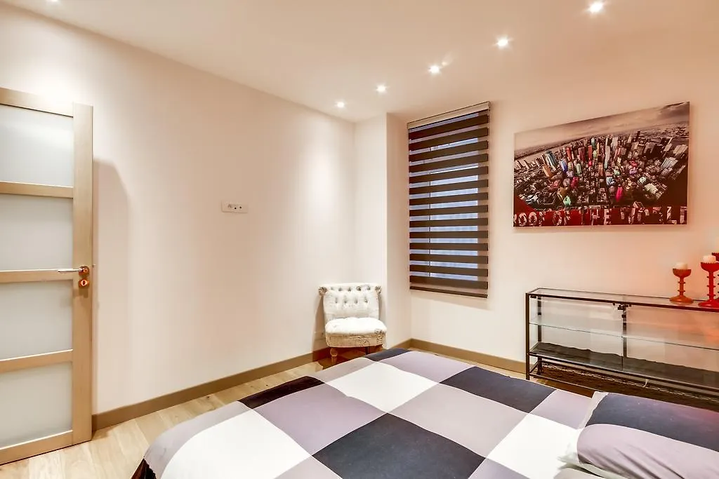Just Renovated 138m2 On The Seine Paris