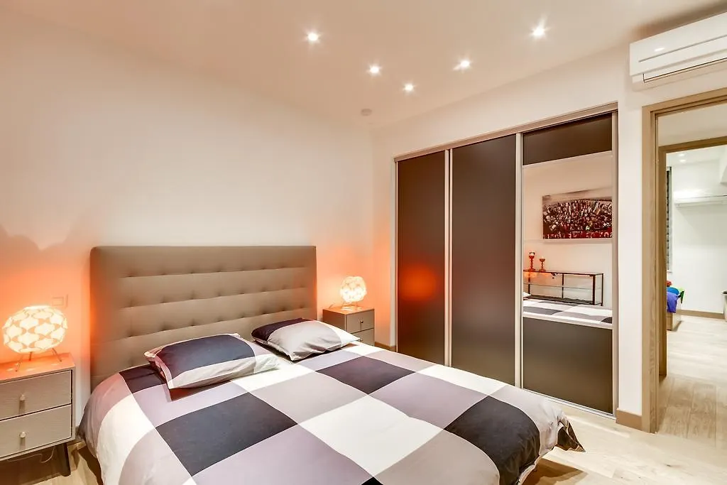 Just Renovated 138m2 On The Seine * Paris
