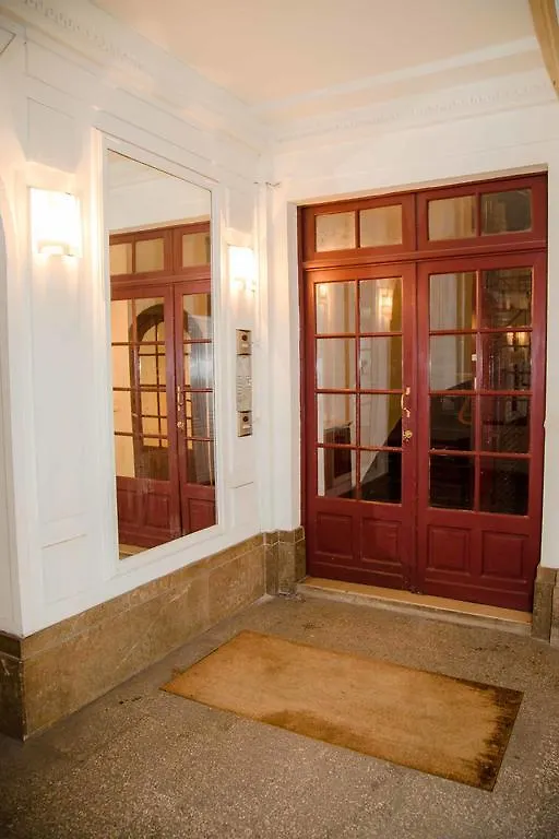 Just Renovated 138m2 On The Seine Apartment *